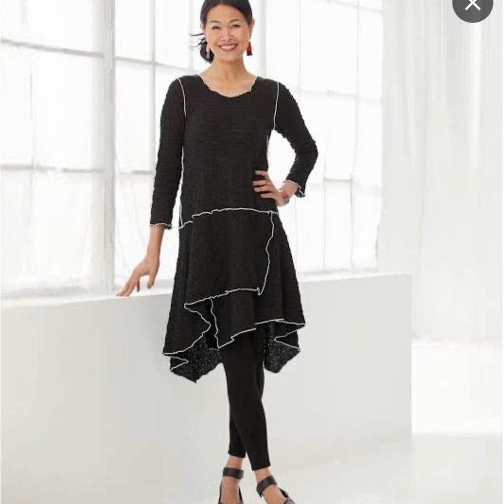 Elegant Black Women's Tunic Top
